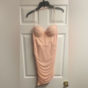 💕 2 For $10 No Brand Peach Fitted Mini Dress W/ Ruching and Boning Size Large